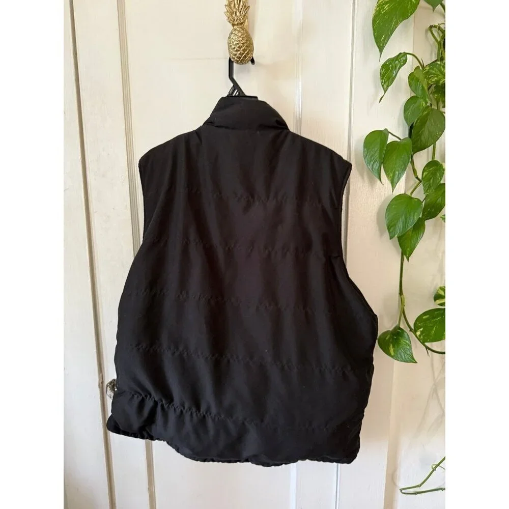St John’s Bay men’s size large black vest